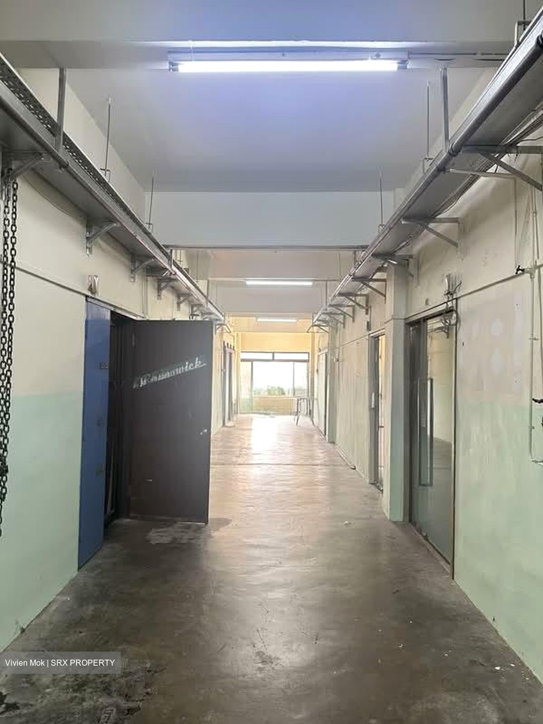 Golden Wall Flatted Factory (D12), Factory #584313291